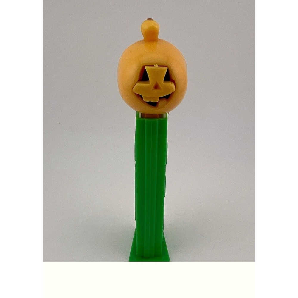 Vintage PEZ Halloween Pumpkin Jack O Lantern Footed Austria 3.9 Dispense